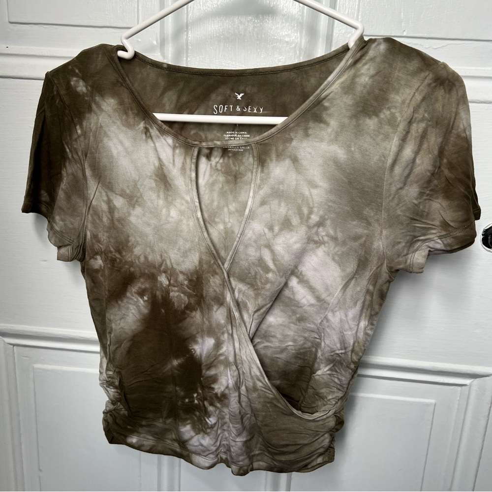 American eagle crop top with keyhole